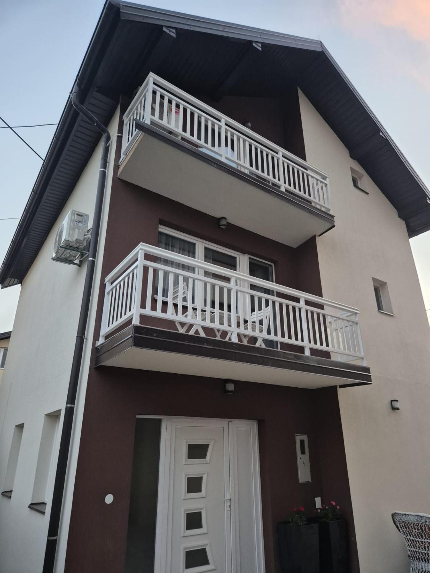 Mahala Apartments Visoko Buitenkant foto