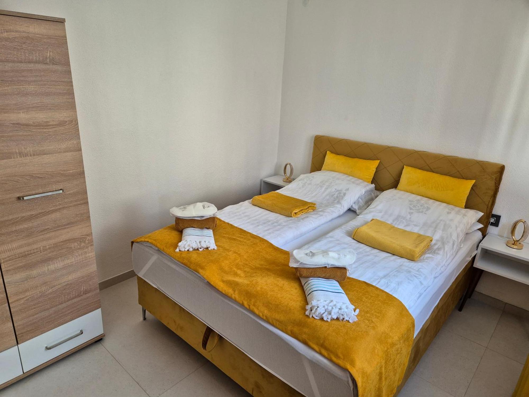 Mahala Apartments Visoko Buitenkant foto